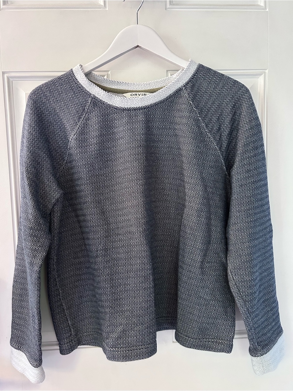 Orvis Women's Black & White Chevron Crewneck Sweatshirt